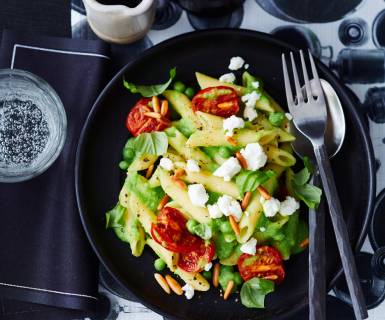 Pasta Garofalo - Garofalo Penne in  Erbsensauce mit Ziegenkäse