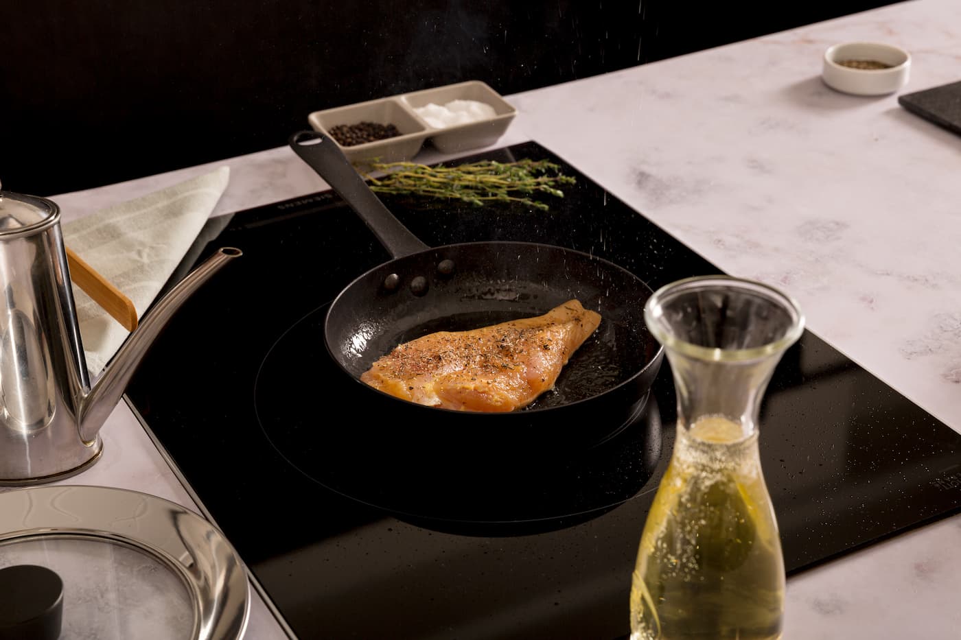 Receta Capellacci Chantarela y Grana Padano con salsa cremosa de tartufo y pollo asado. Paso 2: preparación de la salsa