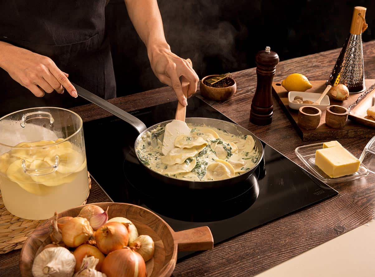 Receta Cappellacci Chantarela y Grana Padano Alla Fiorentina. Paso 5: poner a hervir los Cappellacci