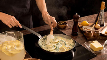Receta Cappellacci Chantarela y Grana Padano Alla Fiorentina. Paso 5: poner a hervir los Cappellacci