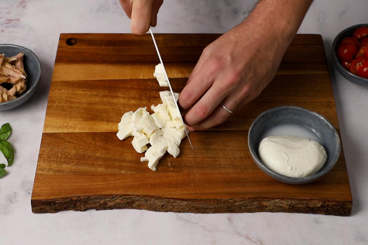 paso a paso ensalada de pasta con atún y tomate: Mozarella