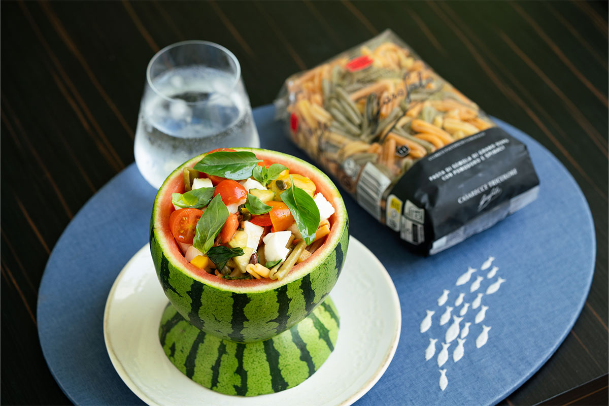 ensalada de pasta en sandia - emplatado