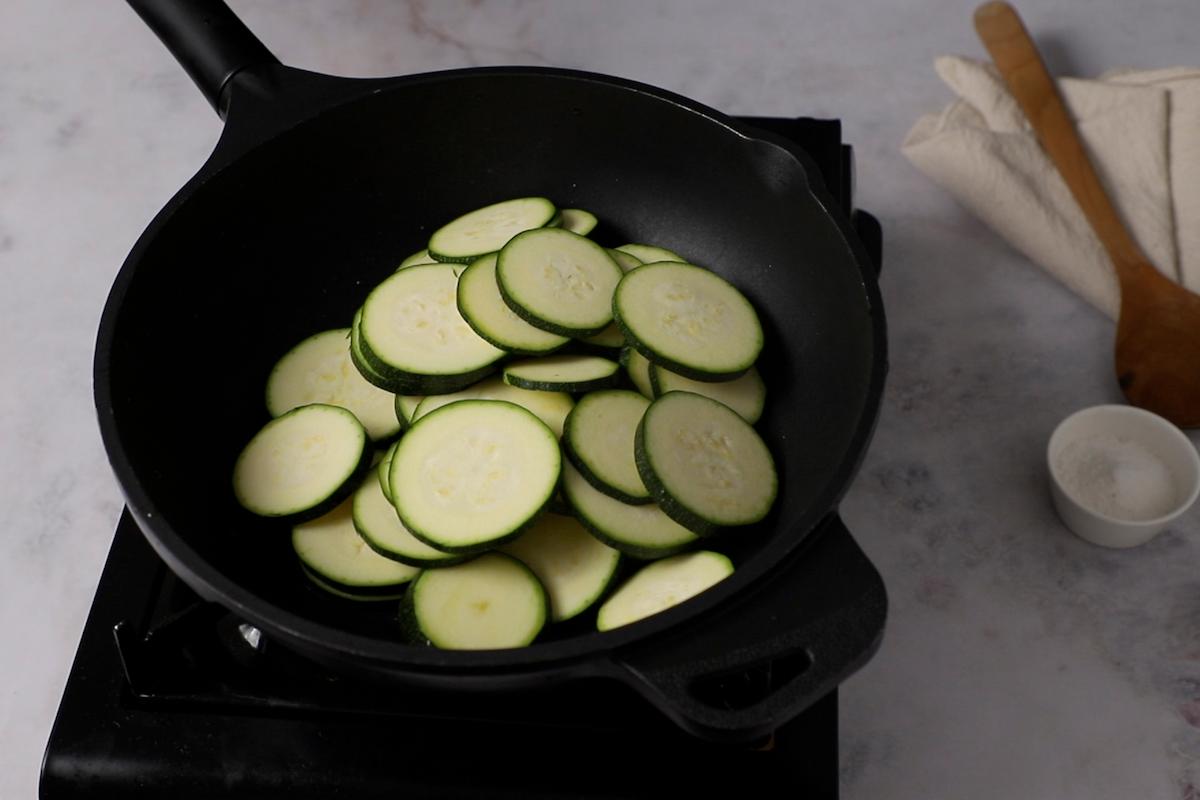 Paso a paso ñoquis con verduras: cocina el calabacín