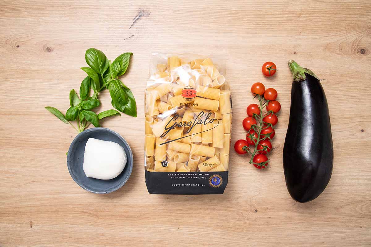 paso a paso Rigatoni con tomates asados, berenjenas y mozzarella ingredientes