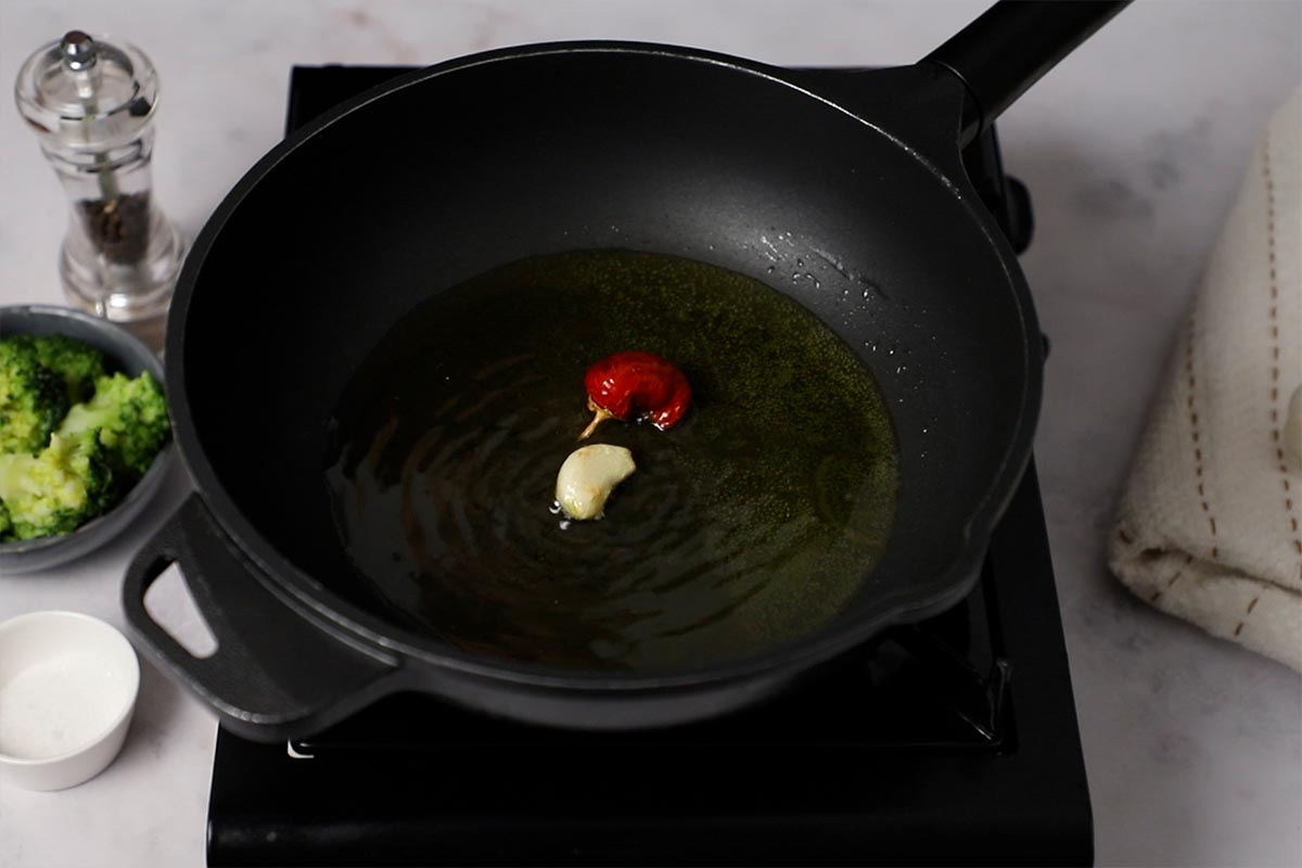 paso a paso pasta con camarones guindilla