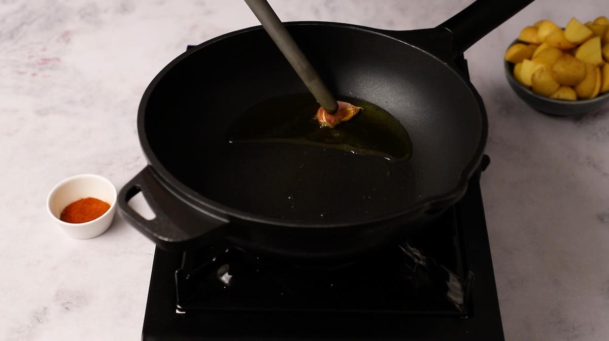 paso a paso pasta con pulpo: ajo