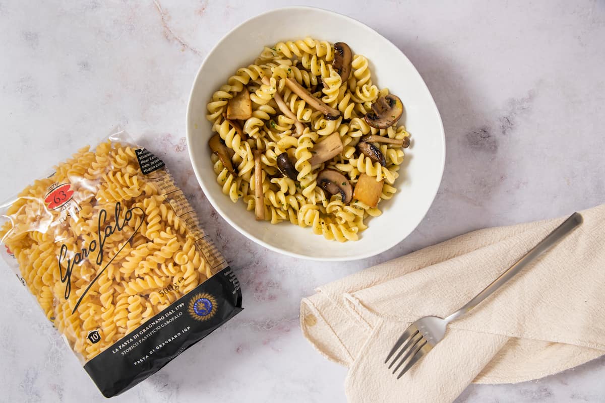 Receta de Pasta con setas. Último paso: emplatar