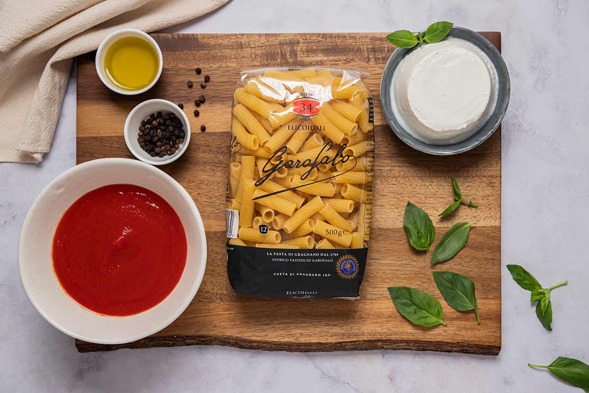 ingredientes pasta con tomate
