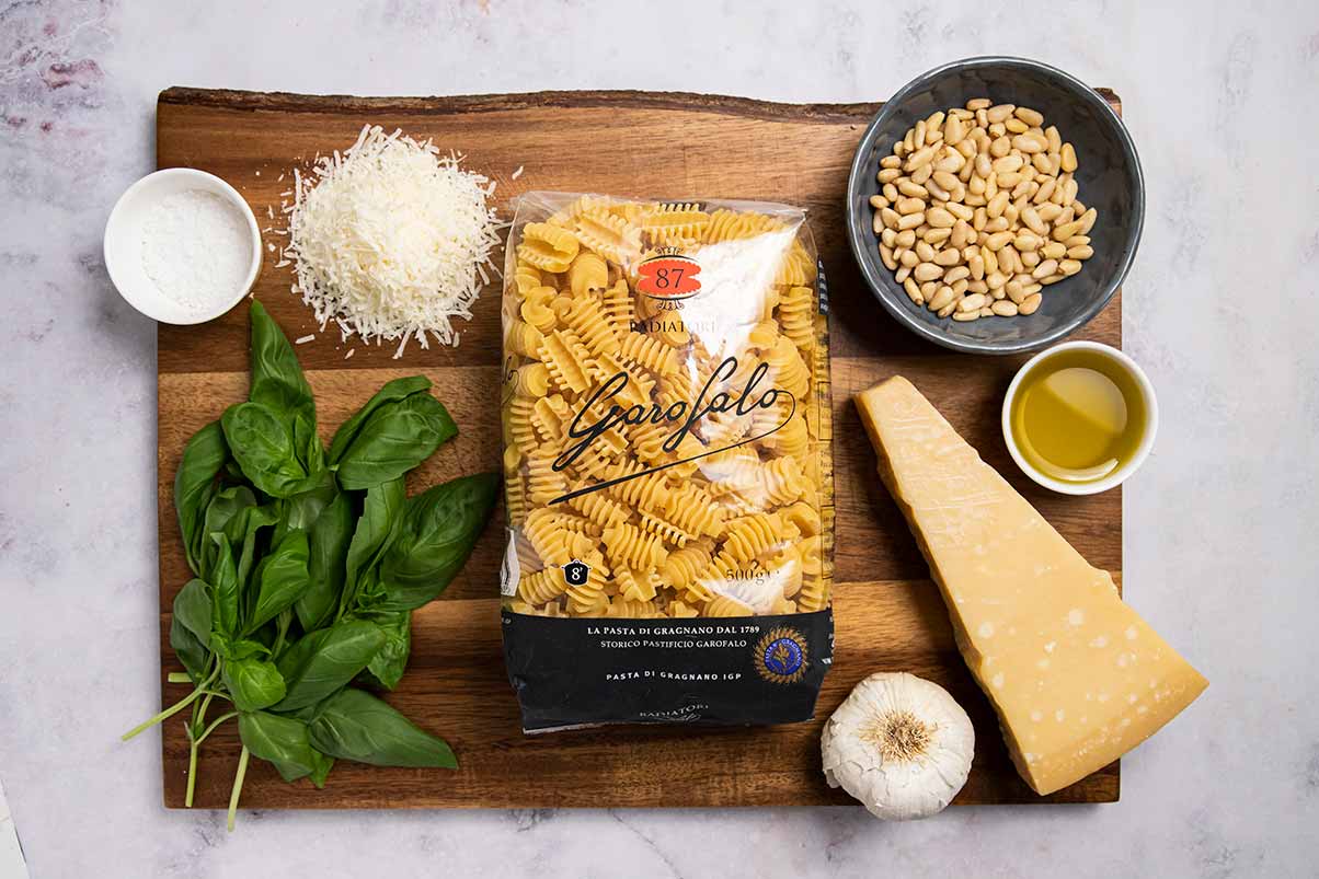 Ingredientes Pasta radiatori con albahaca