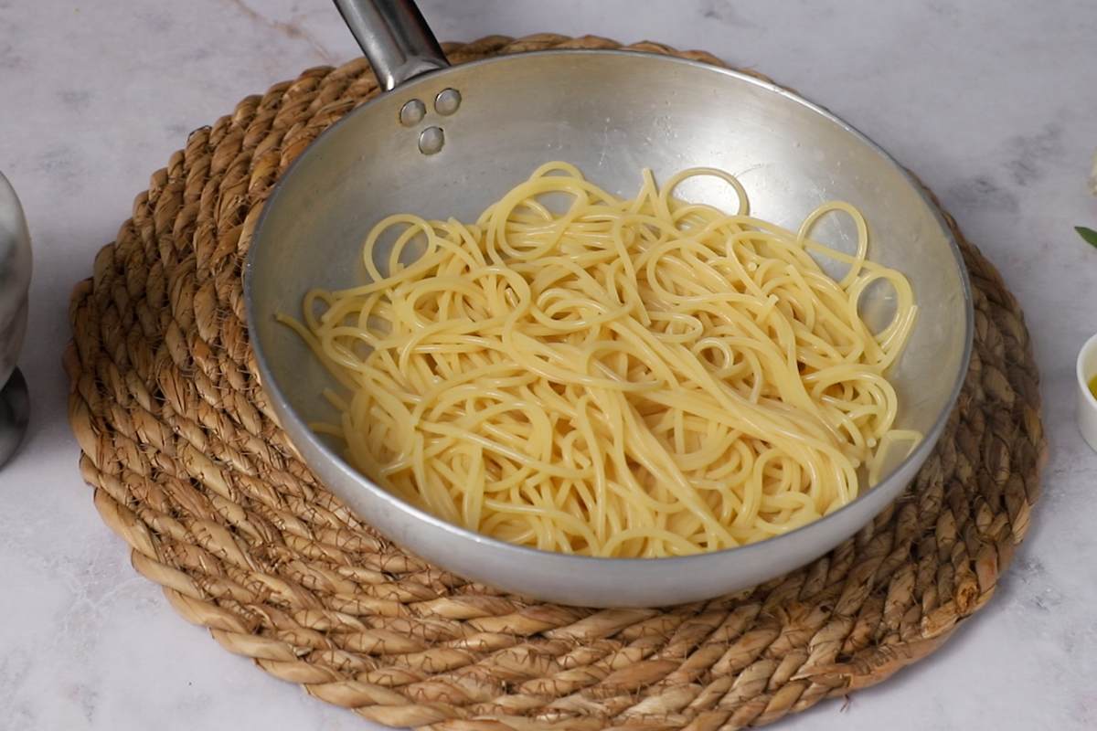 Paso a paso pesti alla genovese: aparta los spaguettis