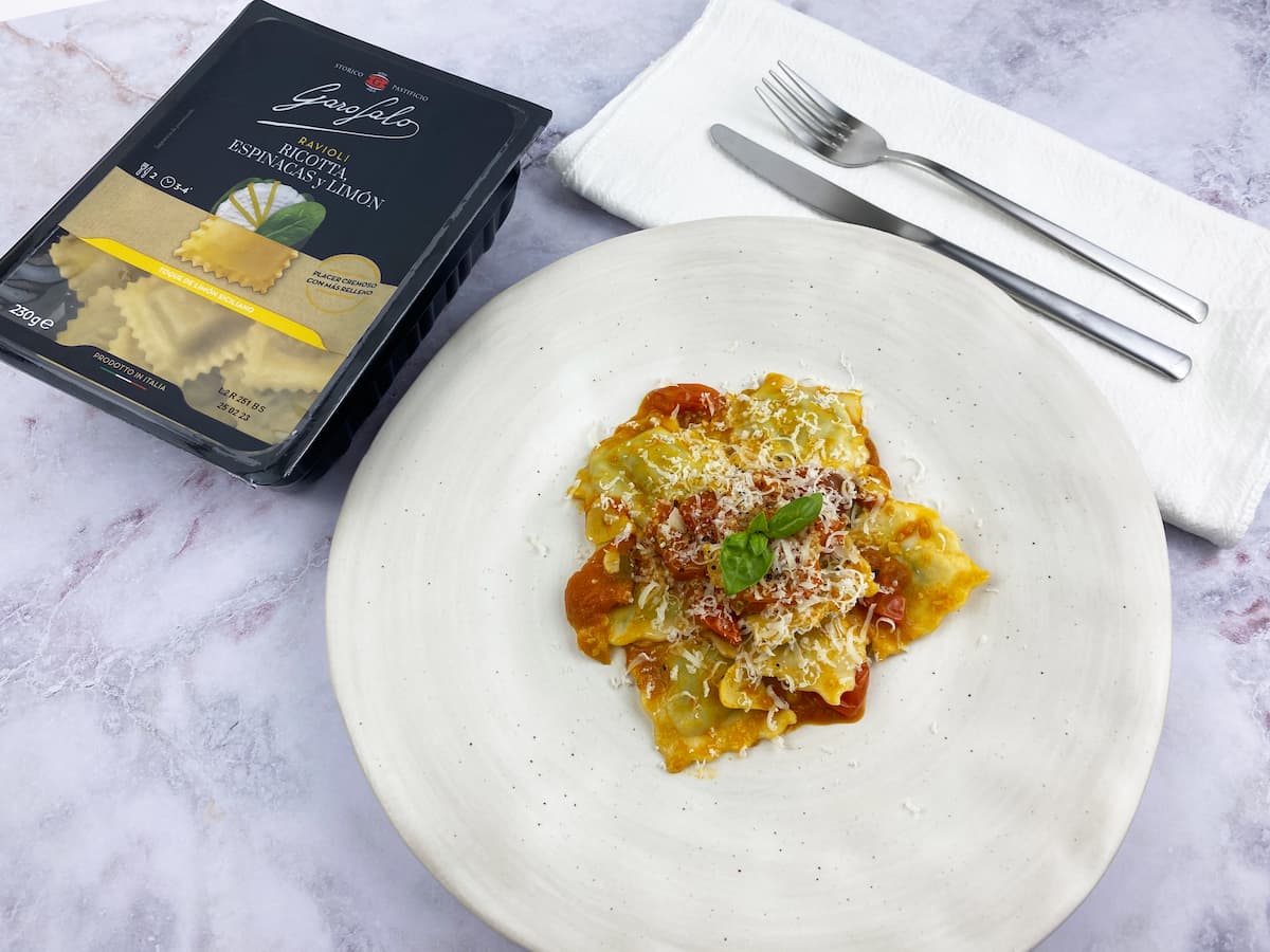 Receta de salsa para raviolis. Último paso: Emplatar