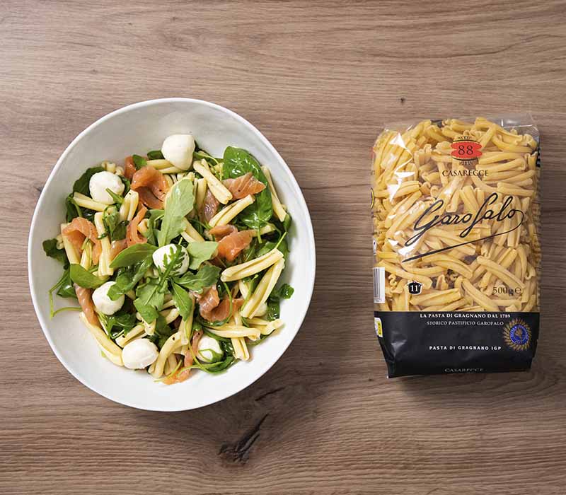 Pasta Garofalo - Ensalada de pasta con salmón ahumado, mozzarella y rúcula