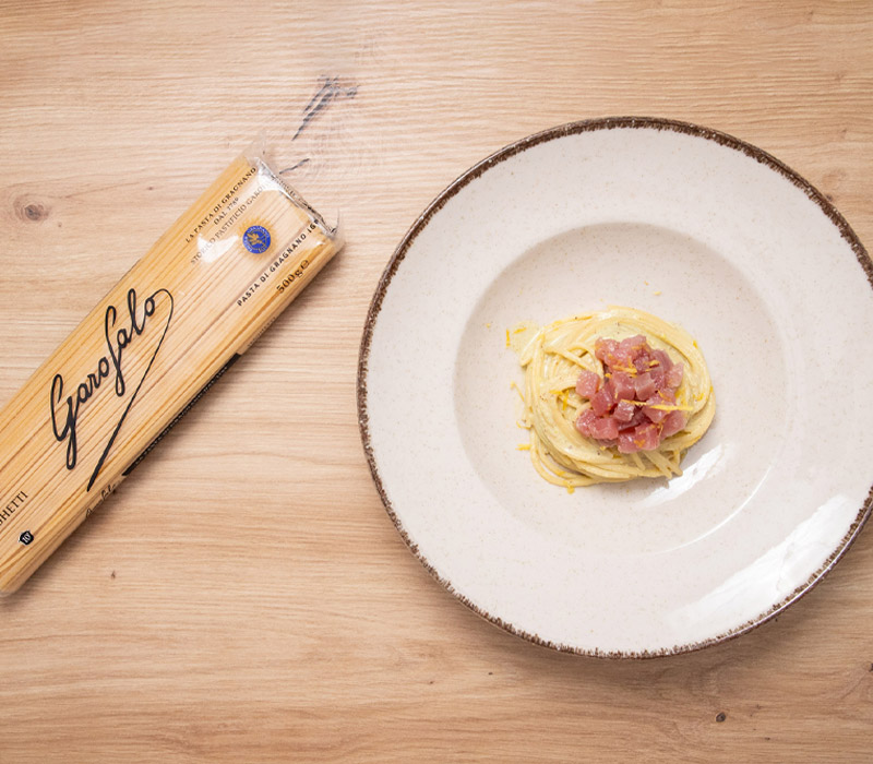 Pasta Garofalo - Espaguetis con crema de pistachos y tartar de atún: una receta gourmet