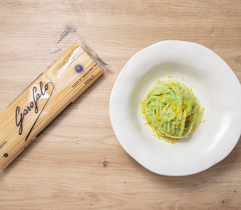 Pasta Garofalo - Spaghetti con crema de brócoli y botarga