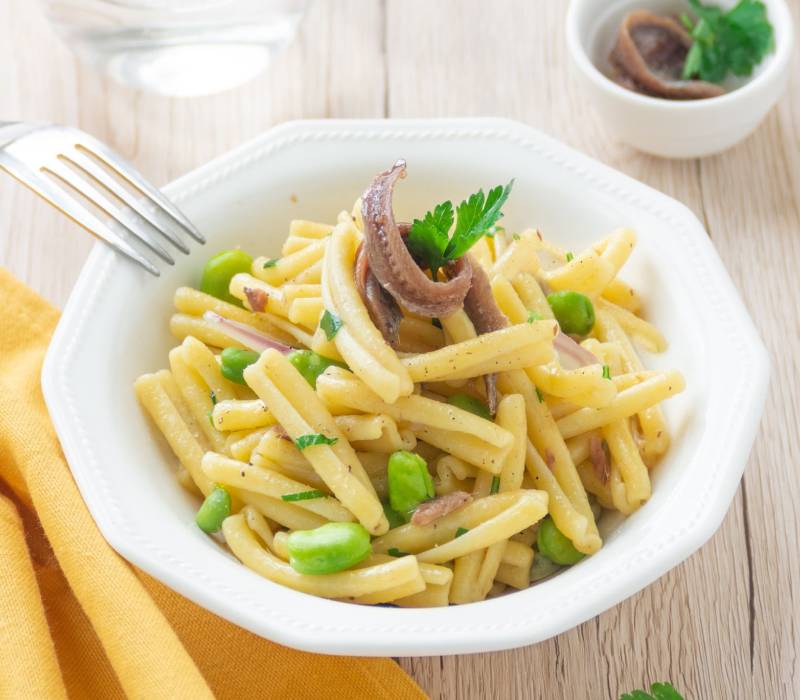 Pasta Garofalo - Casarecce con legumi e acciughe