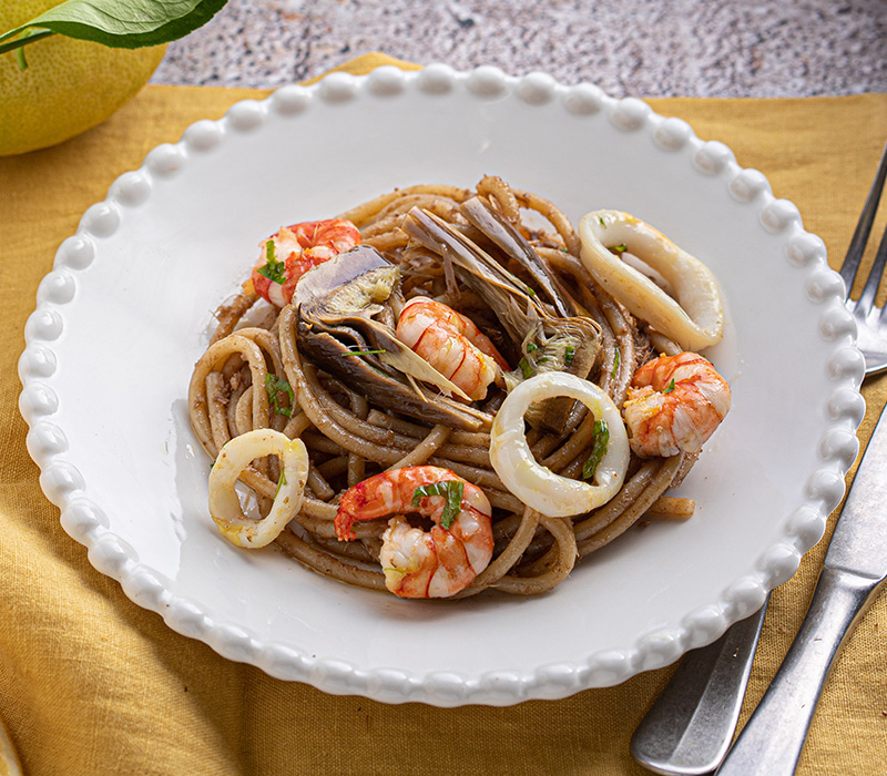 Pasta Garofalo - Spaghettone gragnanese xxl Garofalo con calamari e carciofi