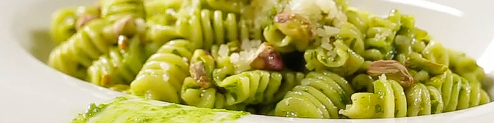 Pasta Garofalo - Radiatori com pesto de rúcula e pistácio