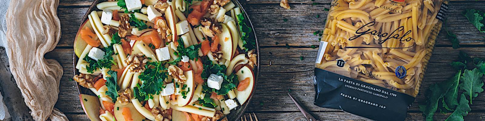 Pasta Garofalo - Salada de massa com Garofalo Casarecce, salmão e couve