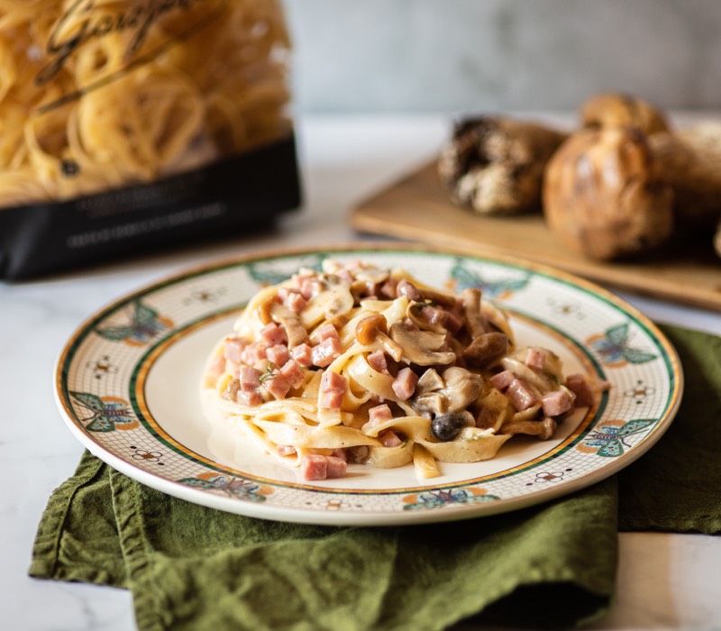 Pasta Garofalo - Tagliatelle alla Castellana (pork, mushrooms and cream)